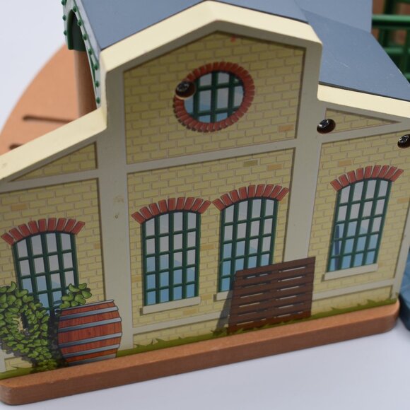 Roundhouse Tidmouth Shed w/5 Stalls Wooden Railway Thomas & Friends Train Engine - Picture 10 of 14